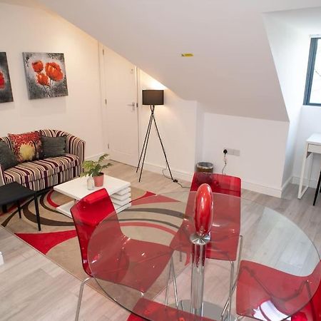 Rosey Lodge -1Bedroom Cousy Flat - Parking, Netflix, Wifi - Close To Blenheim Palace & Oxford - F5 키들링턴 외부 사진
