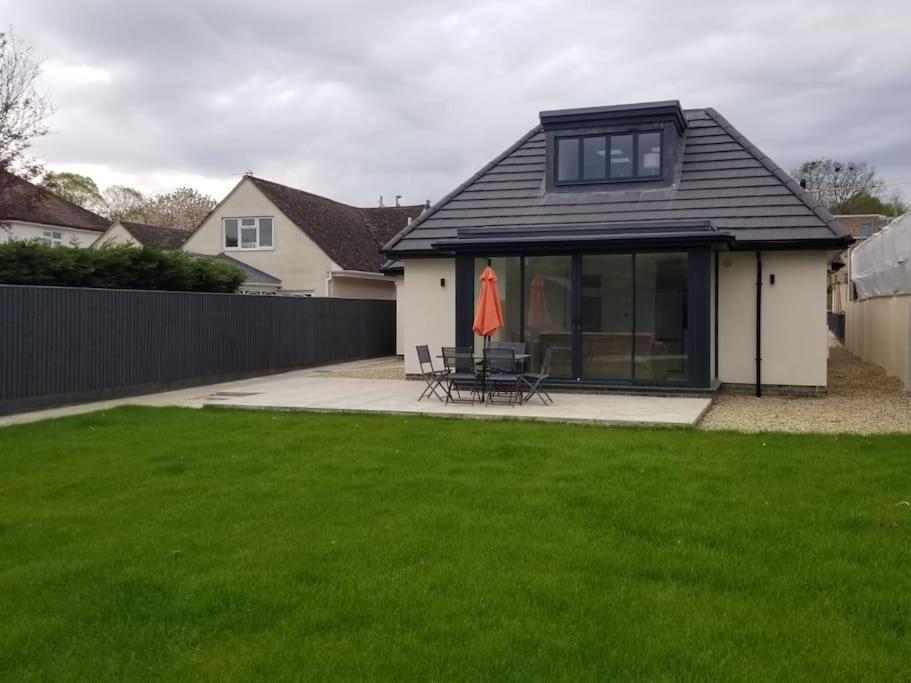 Rosey Lodge -1Bedroom Cousy Flat - Parking, Netflix, Wifi - Close To Blenheim Palace & Oxford - F5 키들링턴 외부 사진