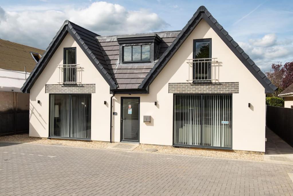 Rosey Lodge -1Bedroom Cousy Flat - Parking, Netflix, Wifi - Close To Blenheim Palace & Oxford - F5 키들링턴 외부 사진