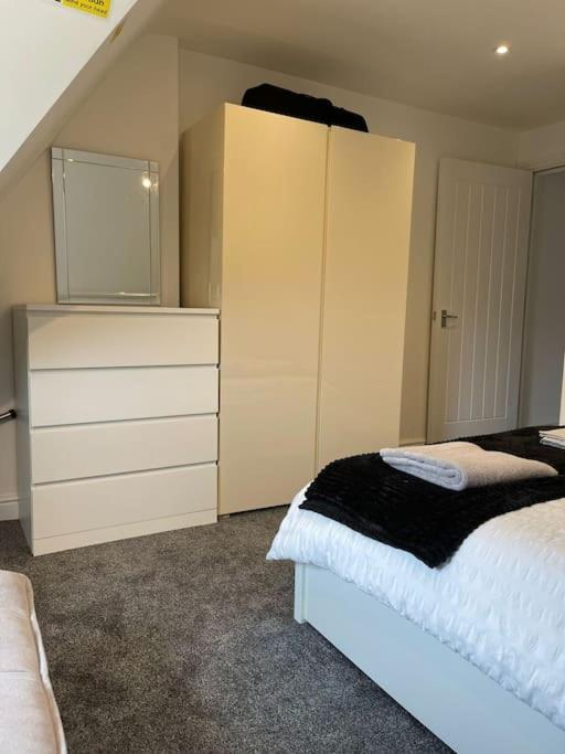 Rosey Lodge -1Bedroom Cousy Flat - Parking, Netflix, Wifi - Close To Blenheim Palace & Oxford - F5 키들링턴 외부 사진