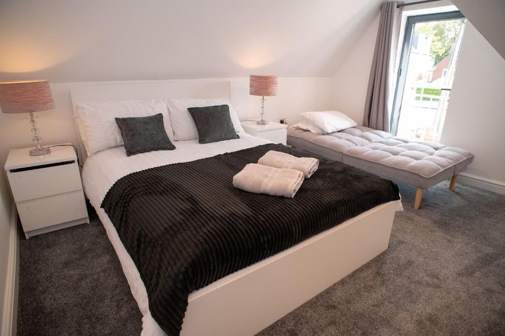 Rosey Lodge -1Bedroom Cousy Flat - Parking, Netflix, Wifi - Close To Blenheim Palace & Oxford - F5 키들링턴 외부 사진