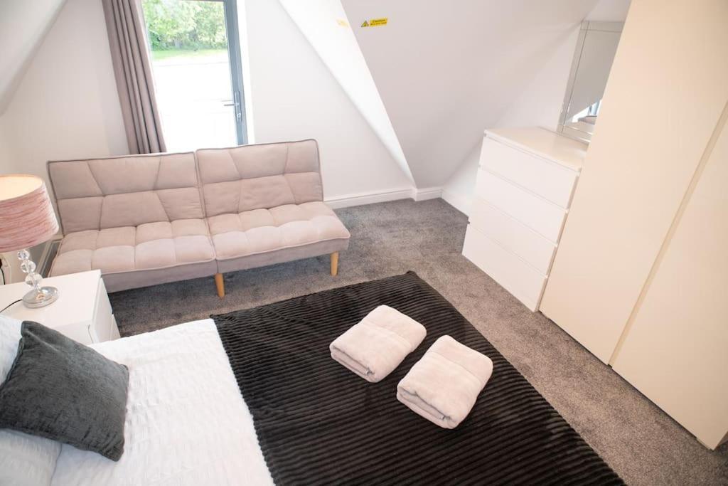 Rosey Lodge -1Bedroom Cousy Flat - Parking, Netflix, Wifi - Close To Blenheim Palace & Oxford - F5 키들링턴 외부 사진